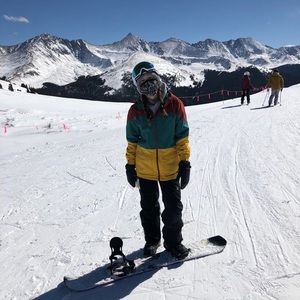 Meet your Posher, Caitlin